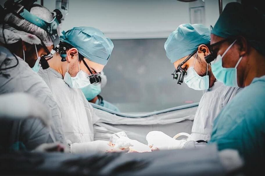 Simpatectomía torácica por videotoracoscopía en CDMX y Edo. Mex.: Cirugía de mínima invasión para la hiperhidrosis